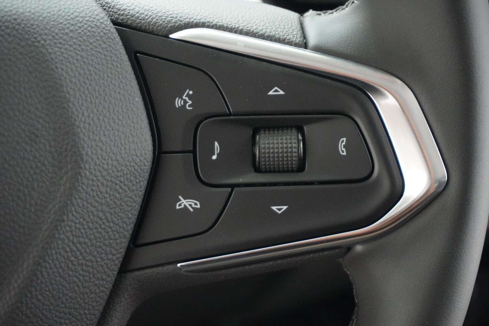 New 2026 Chevrolet Trax LT w/ Driver Confidence Package FWD image 21