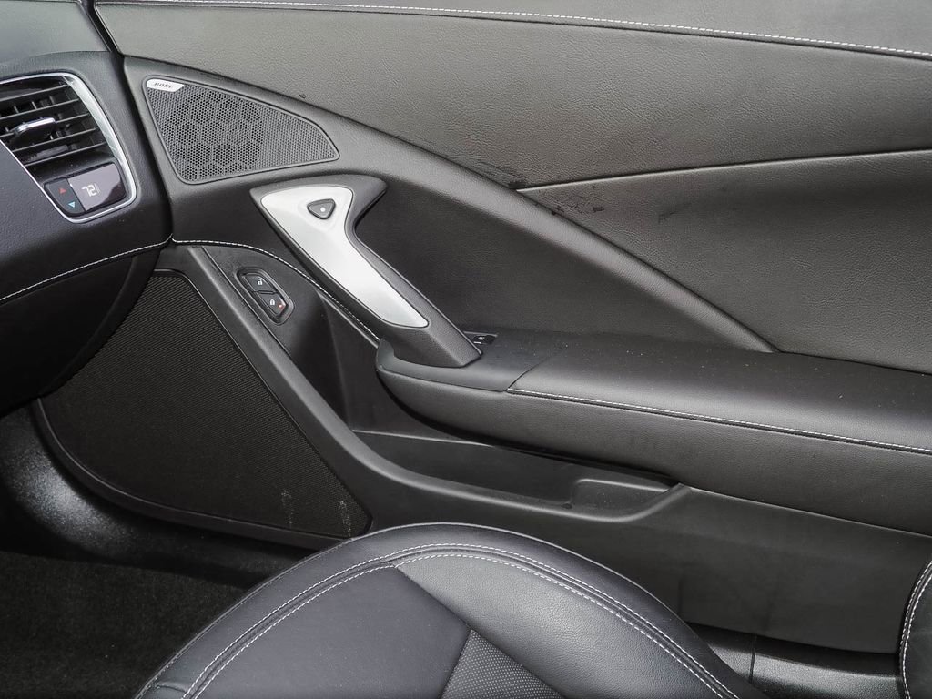 Used 2018 Chevrolet Corvette Stingray Coupe image 23