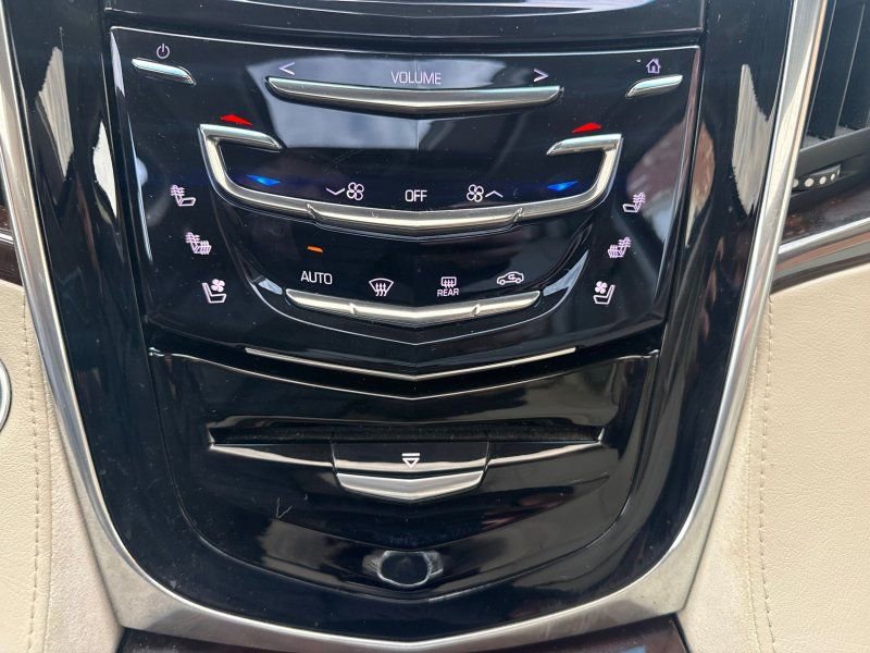 Used 2017 Cadillac Escalade Luxury image 29
