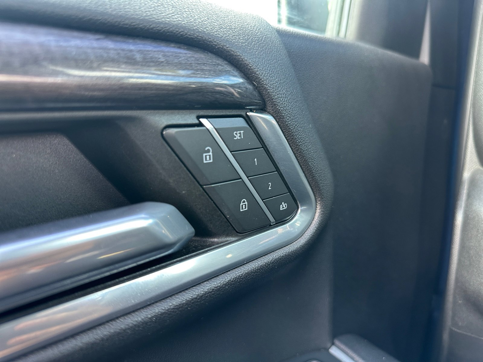 Used 2023 Chevrolet Silverado 1500 LTZ image 17