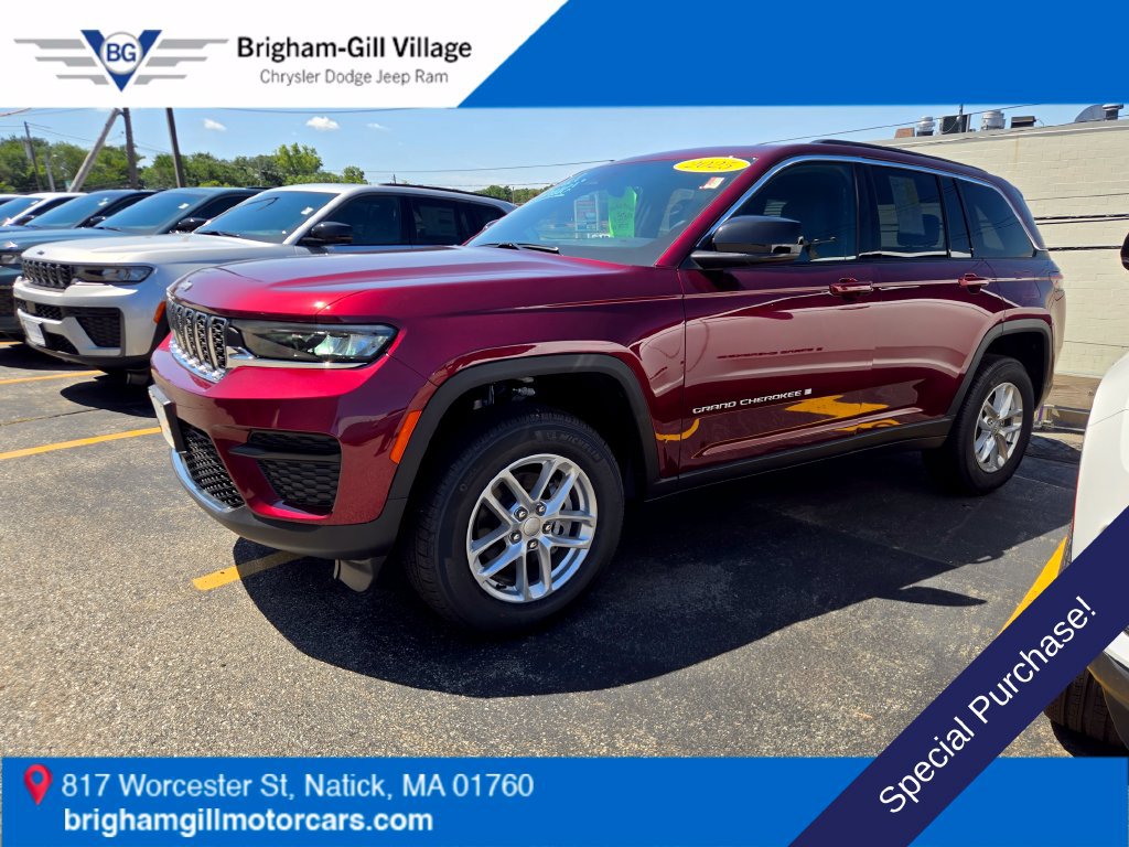 Used 2025 Jeep Grand Cherokee Laredo X w/ Luxury Tech Group I AWD/4WD image 2