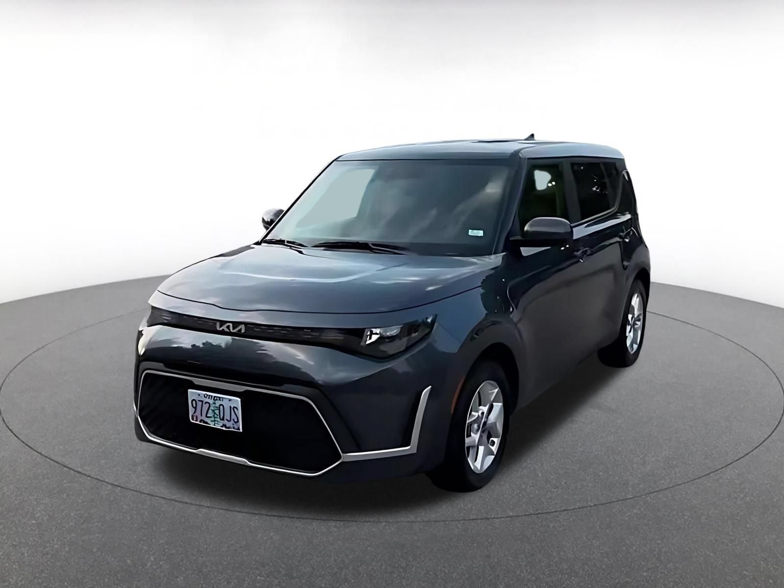 Used 2025 Kia Soul LX w/ LX Technology Package FWD image 6