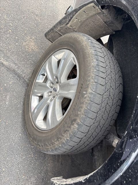 Used 2020 Ford F150 Platinum w/ Technology Package AWD/4WD image 14