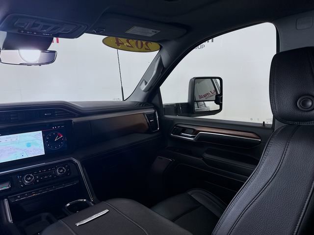Used 2024 GMC Sierra 3500 Denali w/ Denali Reserve Package image 28