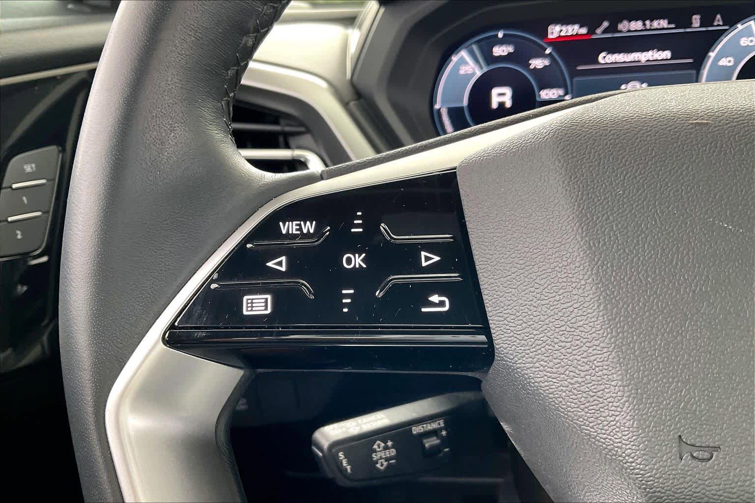 Used 2024 Audi Q4 e-tron Prestige AWD/4WD image 23