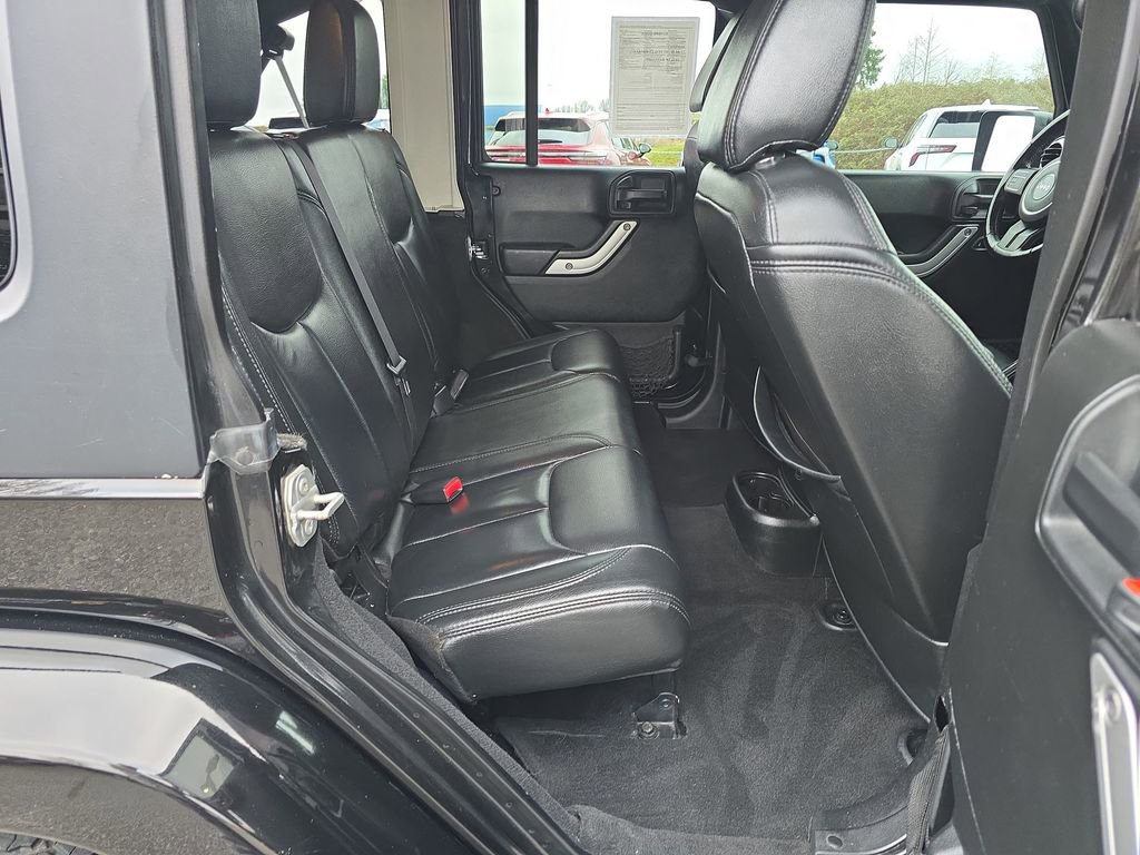 Used 2018 Jeep Wrangler Unlimited Sahara w/ Dual Top Group image 26