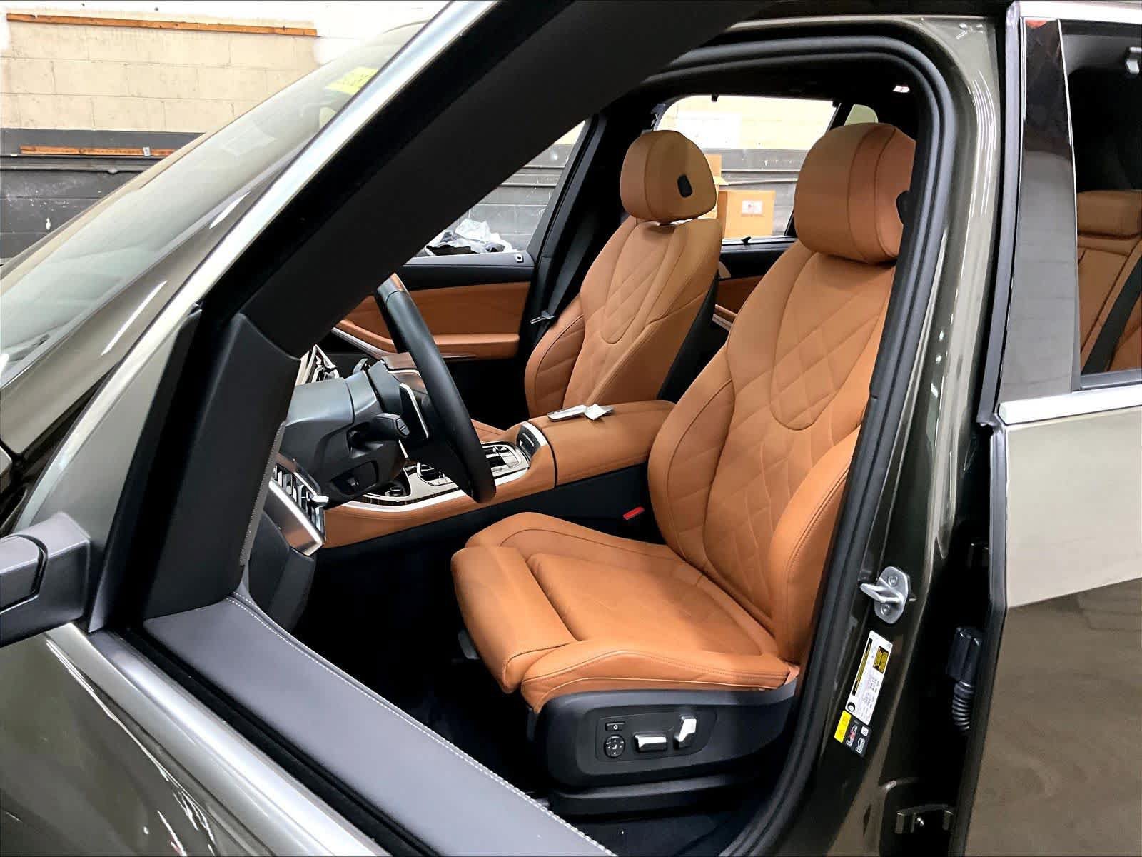 Used 2026 BMW X5 xDrive50e w/ Executive Package AWD/4WD image 28