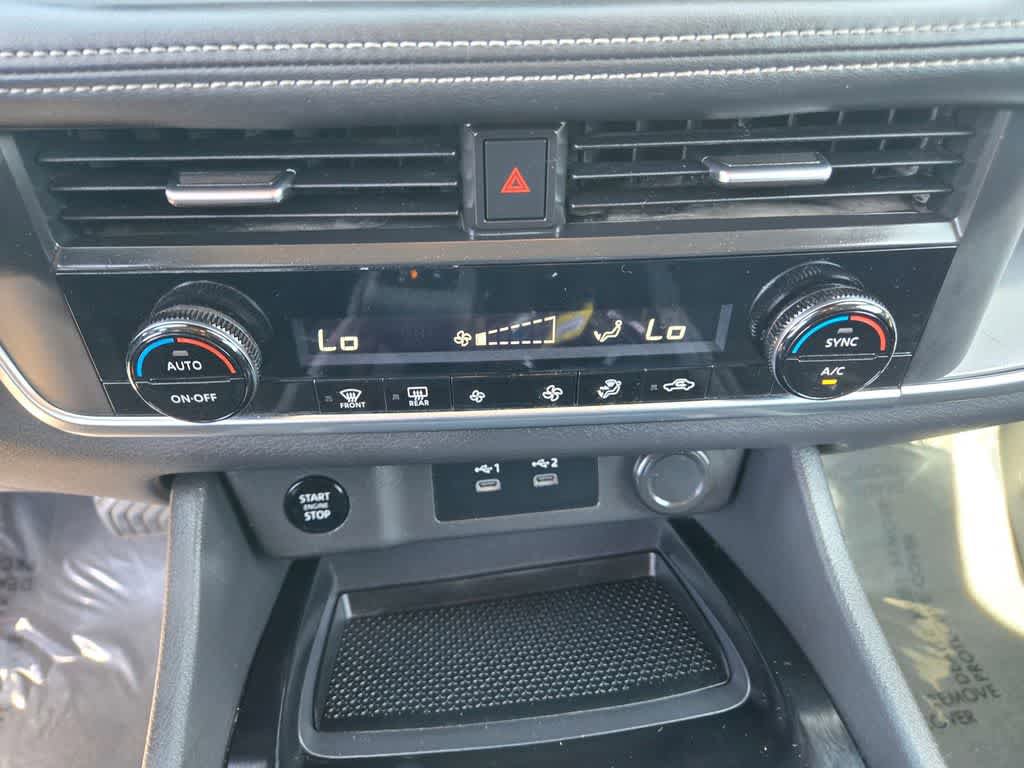 Used 2024 Nissan Rogue SV AWD/4WD image 15
