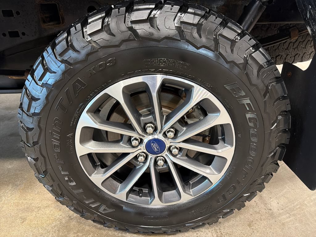 Used 2019 Ford F150 Lariat w/ Equipment Group 502A Luxury AWD/4WD image 22
