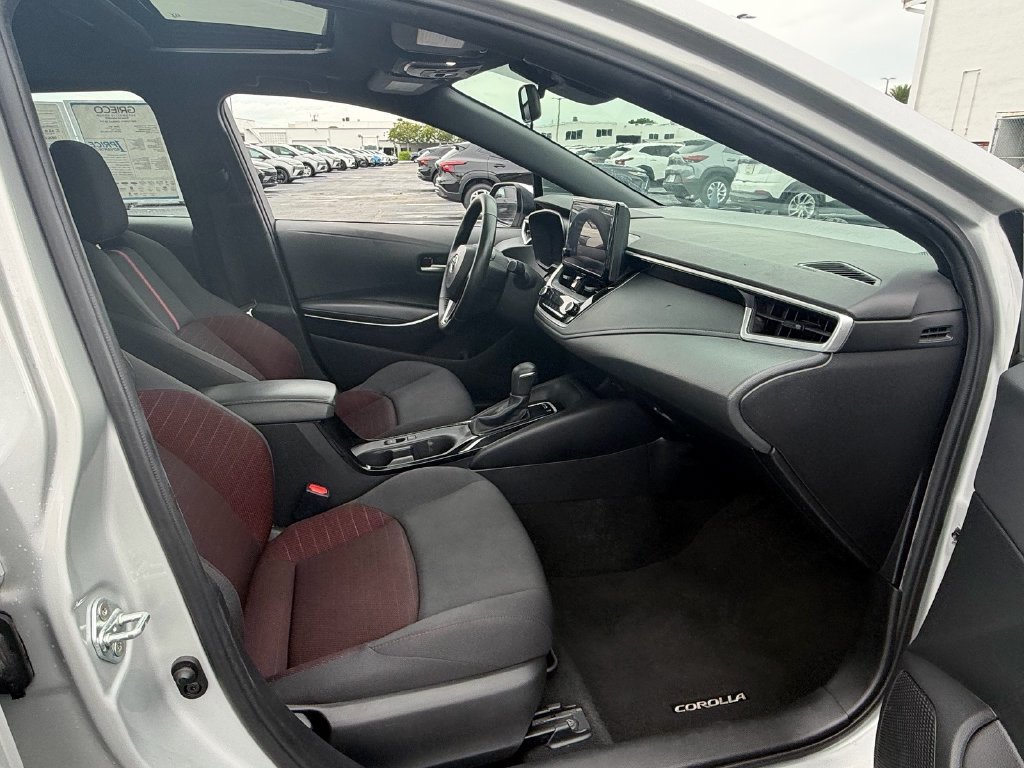 Used 2023 Toyota Corolla SE w/ SE Premium Package FWD image 16