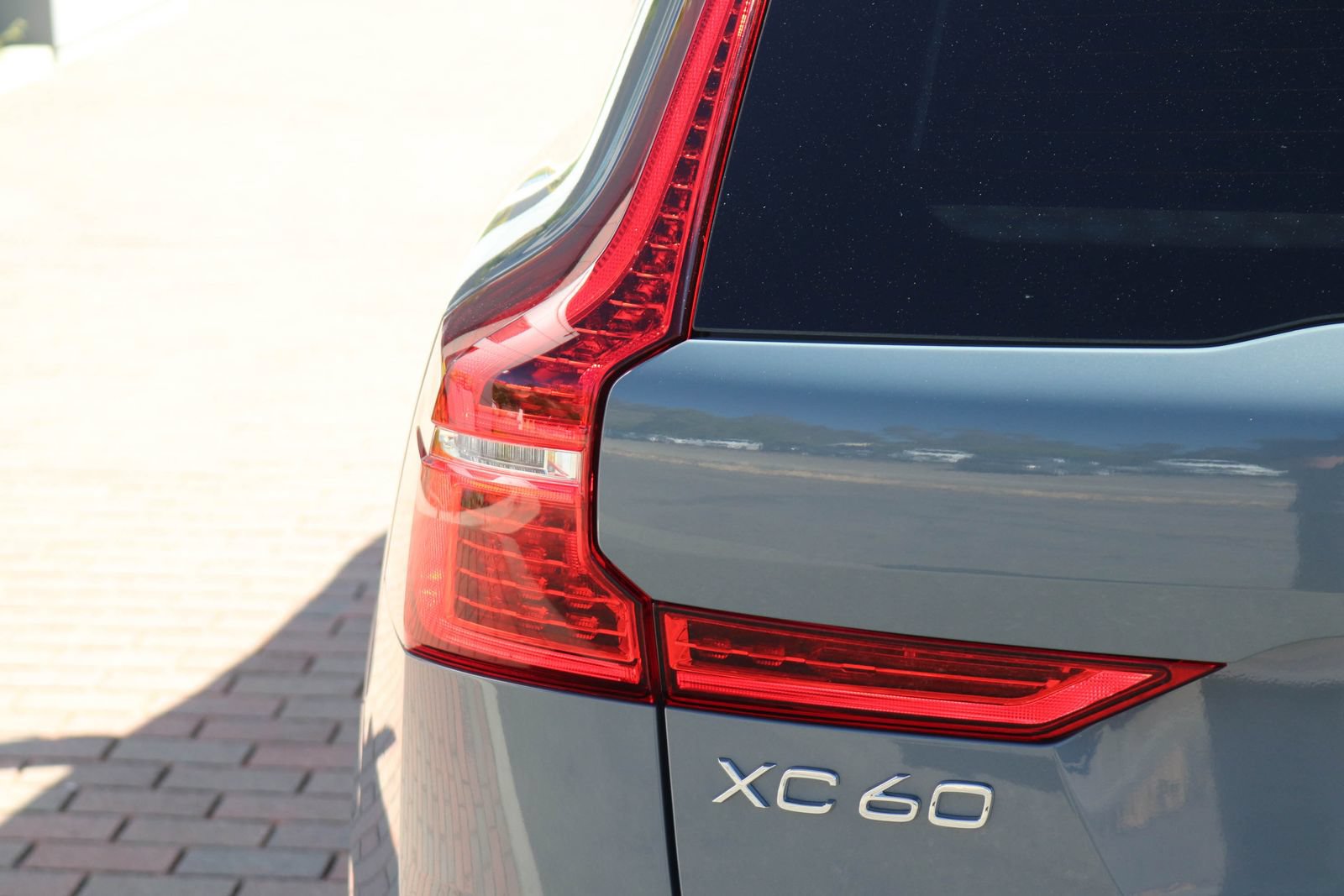 Used 2024 Volvo XC60 T8 Plus w/ Protection Package Premier AWD/4WD image 9