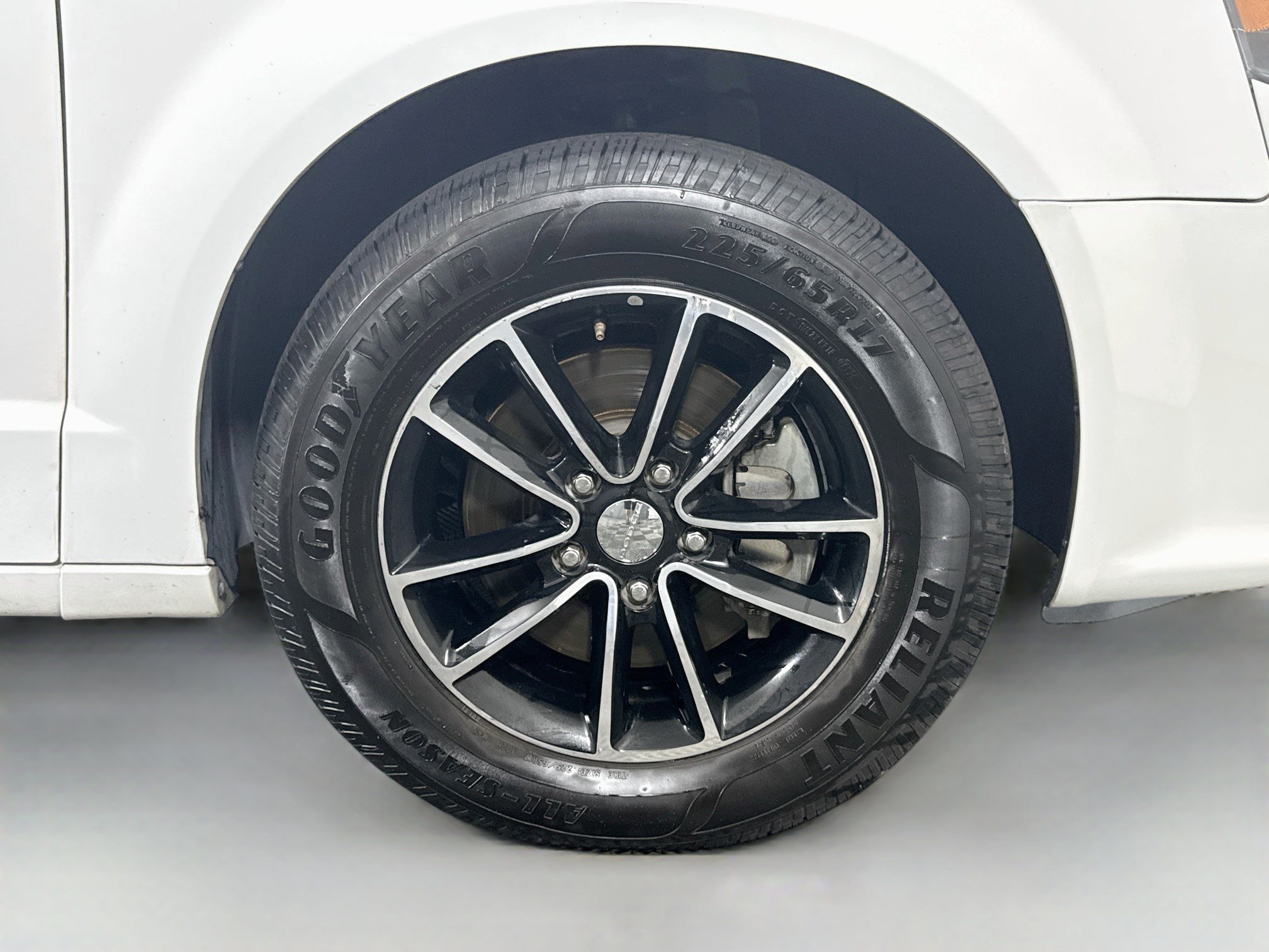 Used 2019 Dodge Grand Caravan GT FWD image 31