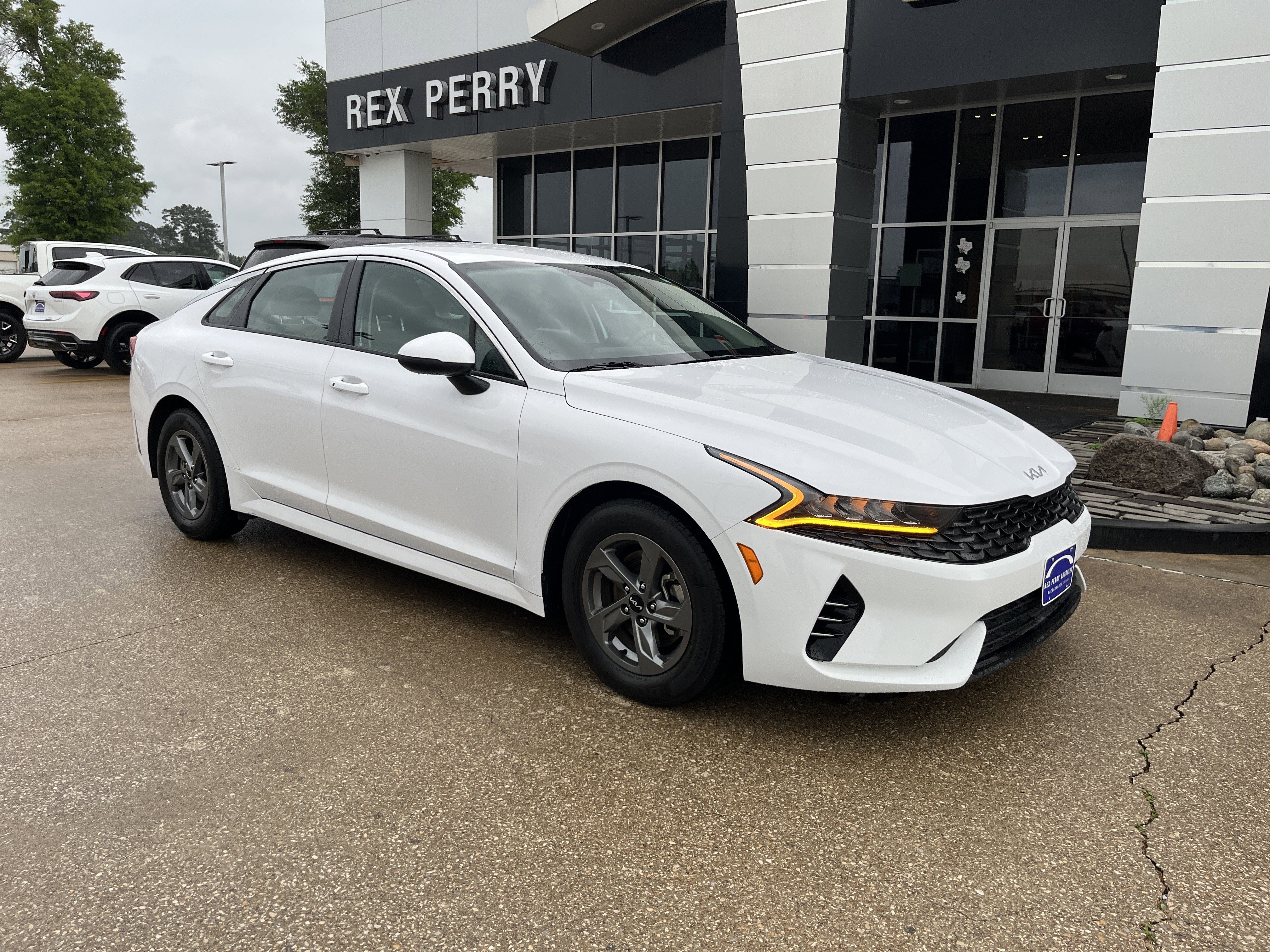 Used 2023 Kia K5 LXS image 2