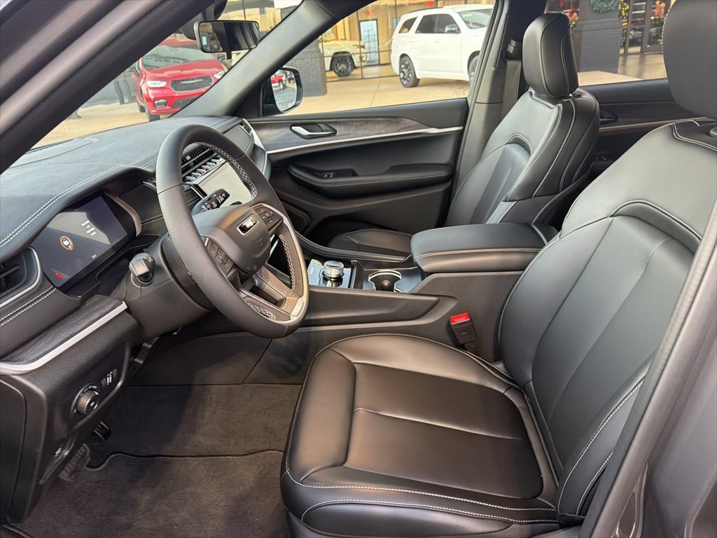 New 2025 Jeep Grand Cherokee L Limited image 35