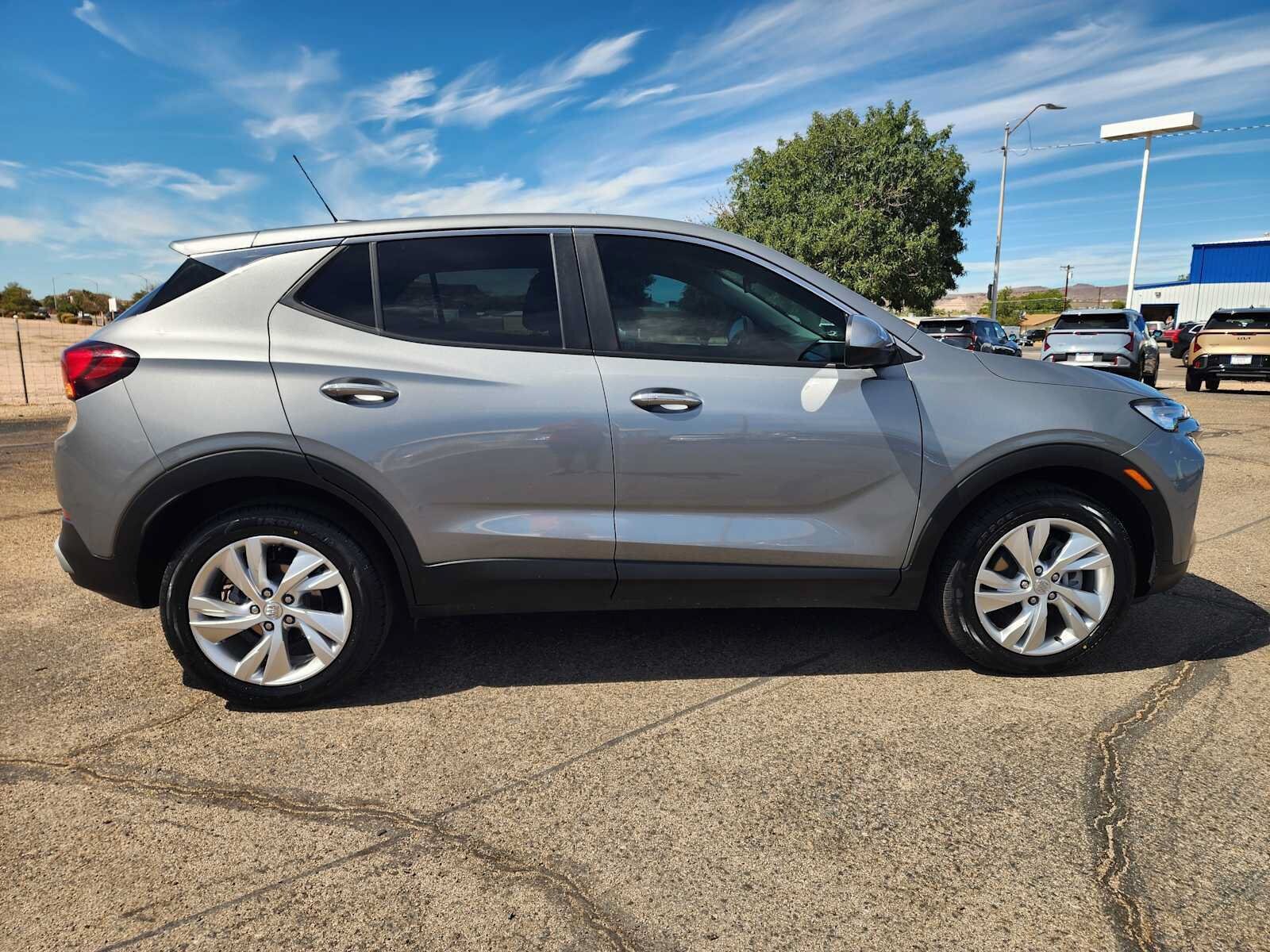 Used 2025 Buick Encore GX Preferred AWD/4WD image 3