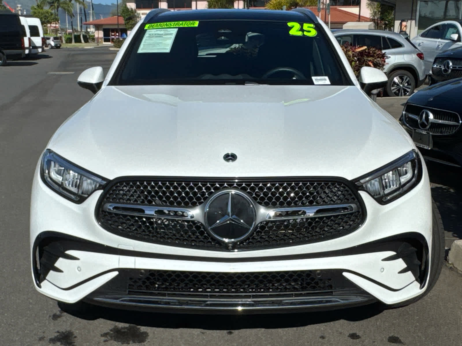Used 2025 Mercedes-Benz GLC 300 image 3
