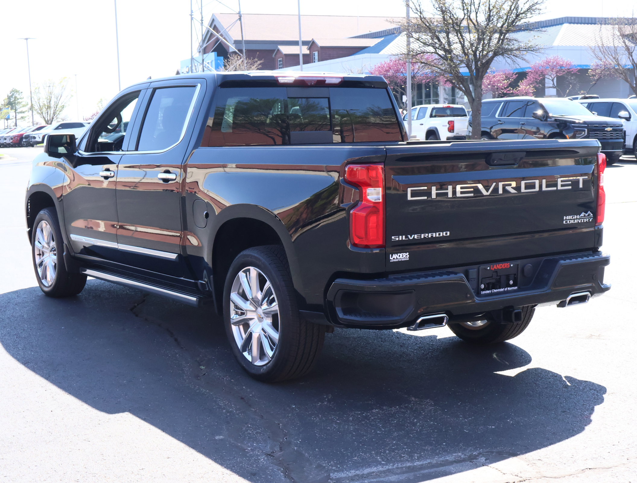 Used 2023 Chevrolet Silverado 1500 High Country w/ High Country Premium Package AWD/4WD image 7