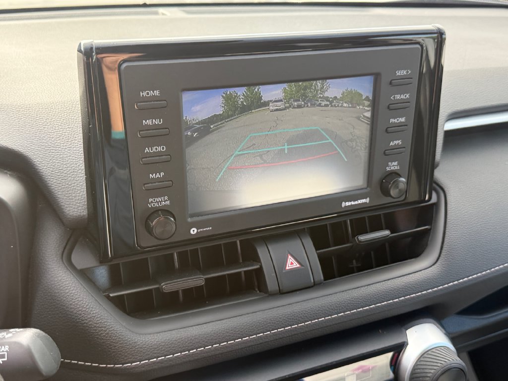 Used 2022 Toyota RAV4 LE AWD/4WD image 29