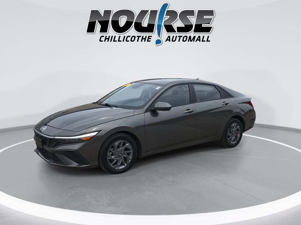 Used 2024 Hyundai Elantra SEL FWD image 4