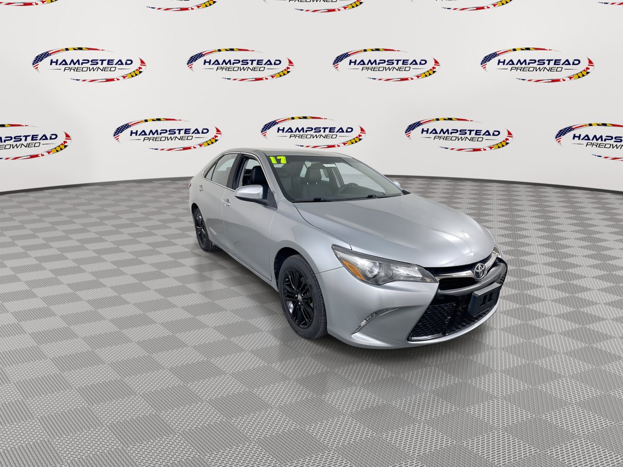 Used 2017 Toyota Camry SE FWD image 2