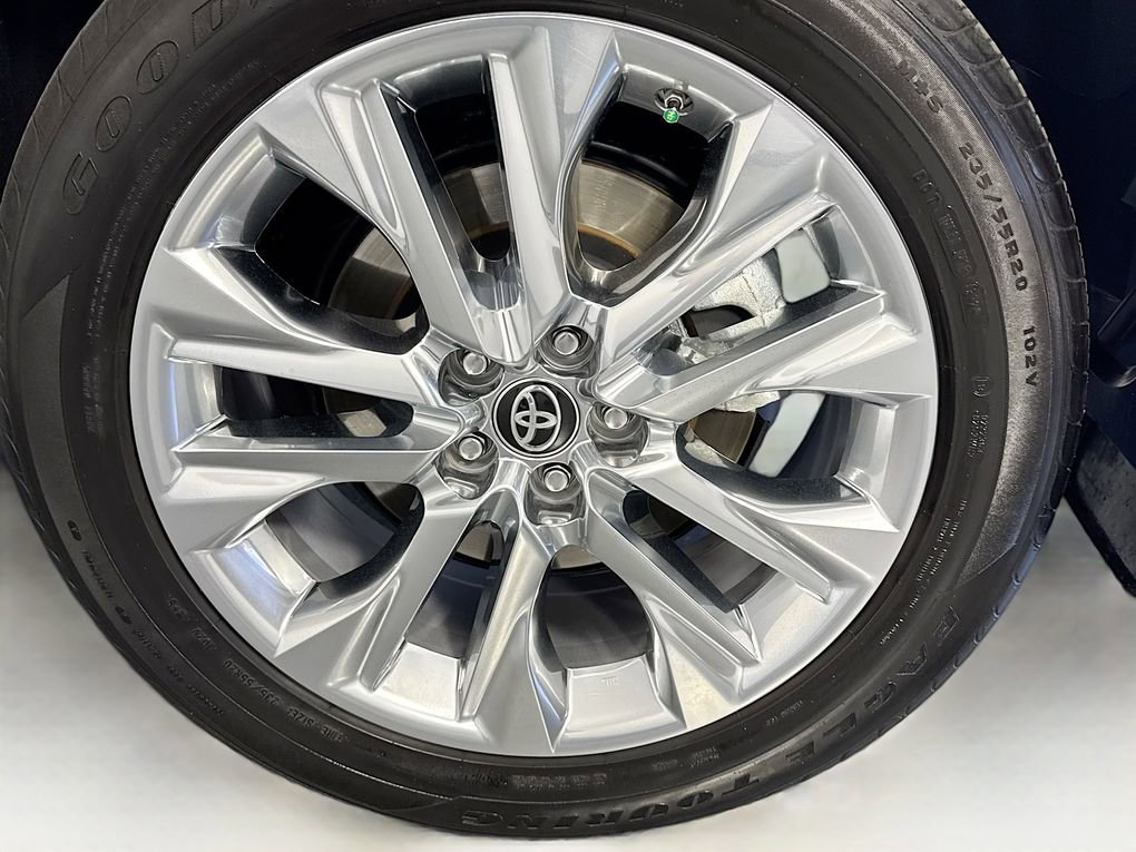 Used 2024 Toyota Highlander Limited image 37