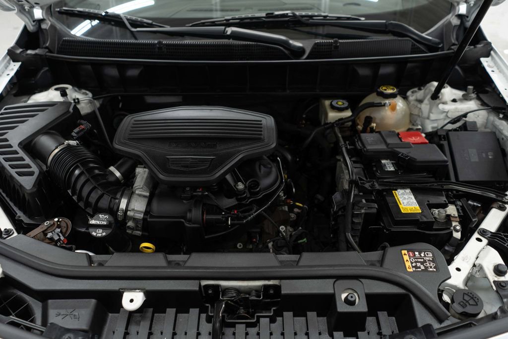 Used 2017 Cadillac XT5 Luxury w/ Driver Awareness Package image 36