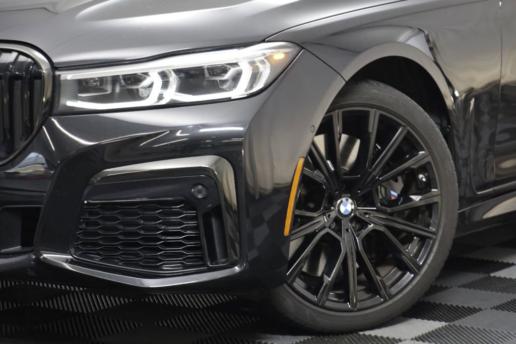 Certified 2022 BMW 750i xDrive w/ Autobahn Package AWD/4WD image 3