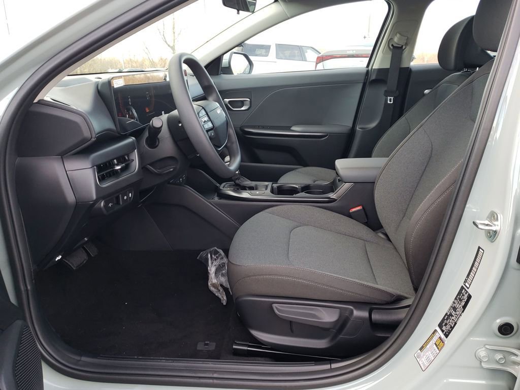 New 2025 Kia K4 LXS image 14