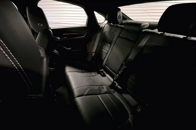 Certified 2022 Jaguar XF R-Dynamic SE AWD/4WD image 17