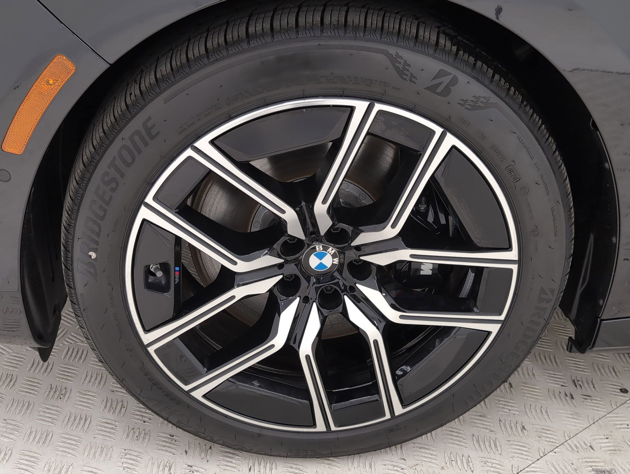 New 2025 BMW i7 eDrive50 w/ M Sport Package image 11