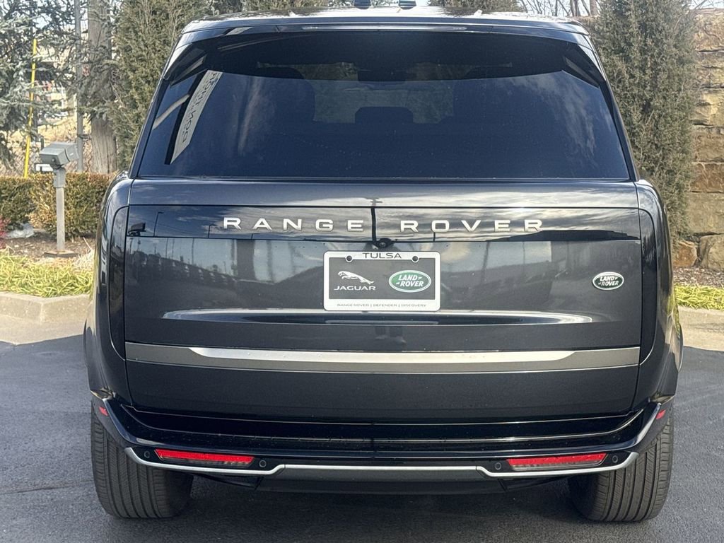Certified 2023 Land Rover Range Rover SE image 4