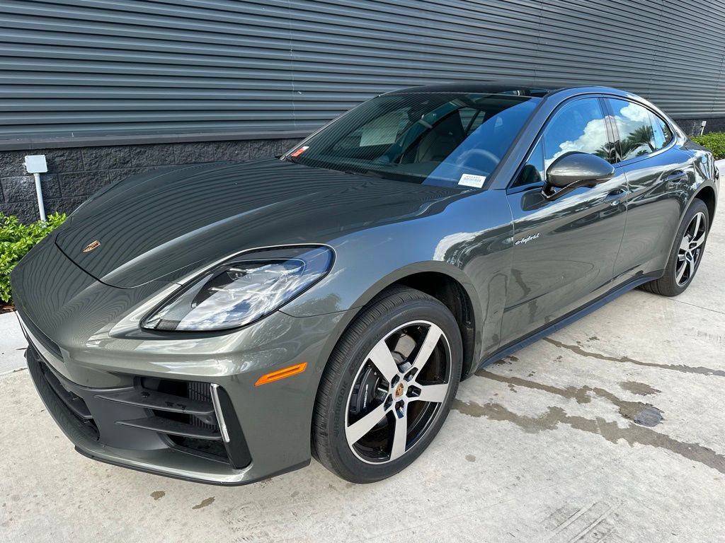Used 2025 Porsche Panamera 4 image 6