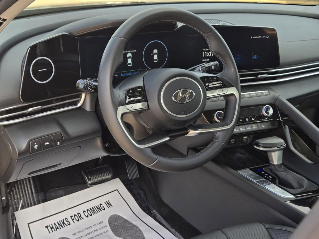 Used 2023 Hyundai Elantra Limited FWD image 18