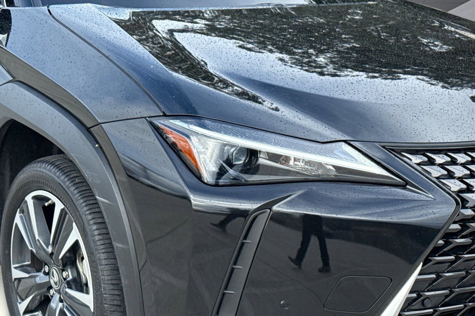 Used 2024 Lexus UX 250h FWD image 11