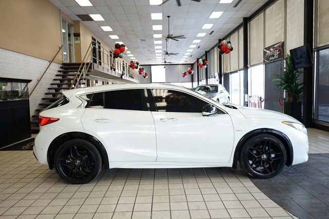 Used 2018 INFINITI QX30 Sport w/ Cargo Package image 17