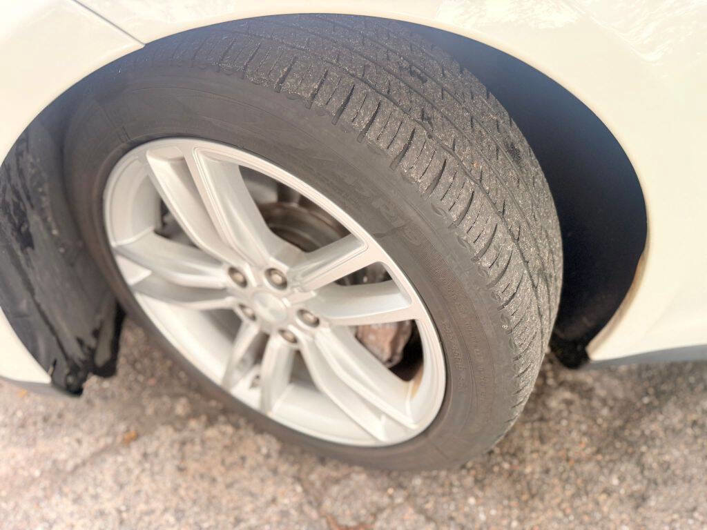 Used 2013 Tesla Model S Performance image 9