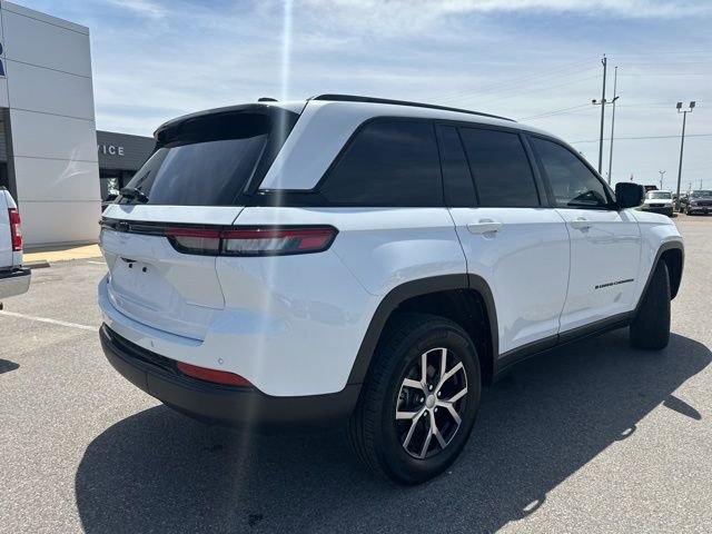 Used 2025 Jeep Grand Cherokee Altitude image 19