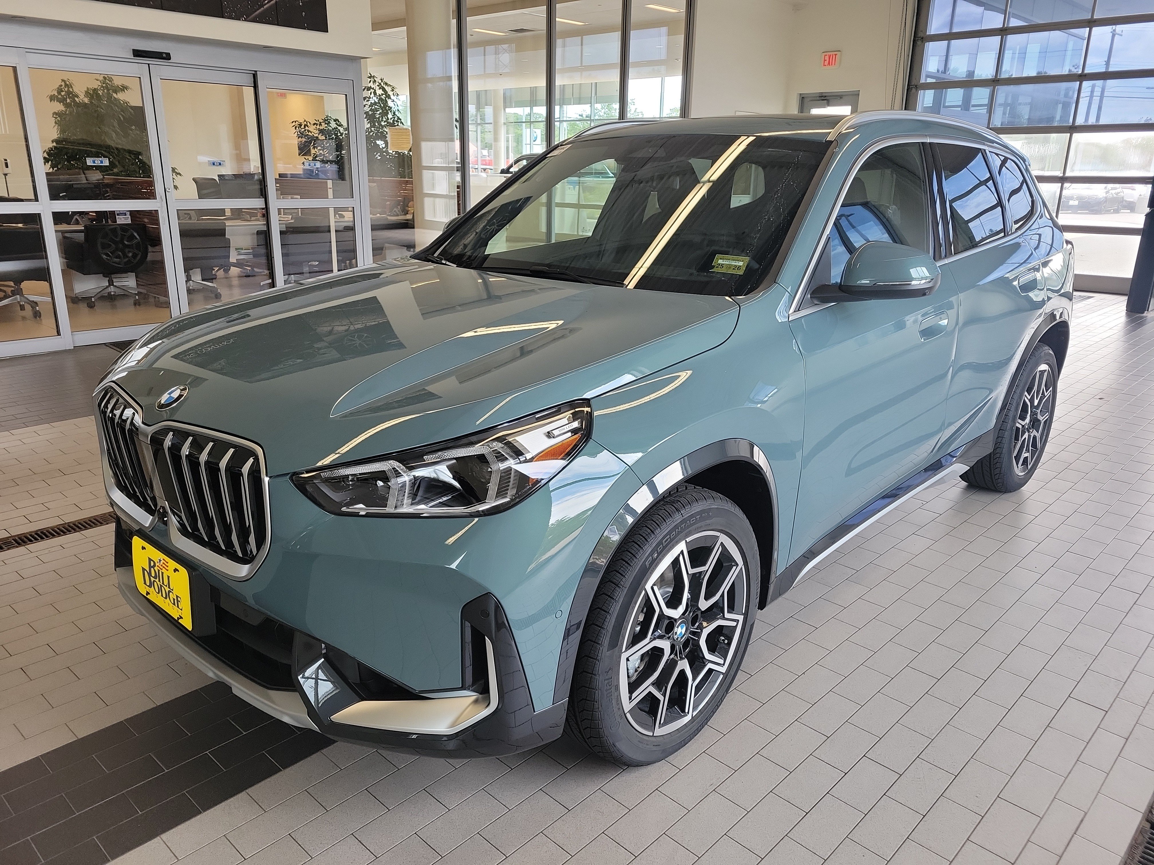 Used 2026 BMW X1 xDrive28i w/ Technology Package AWD/4WD image 1