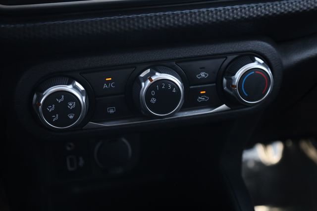 Used 2022 Nissan Kicks S image 18