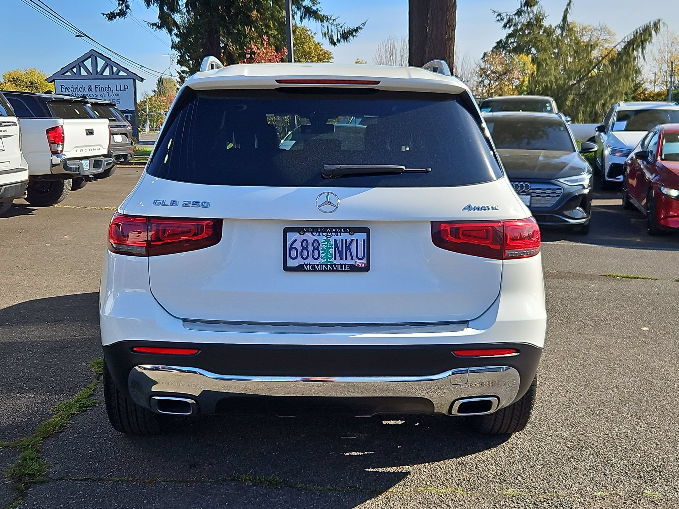 Used 2021 Mercedes-Benz GLB 250 4MATIC image 4