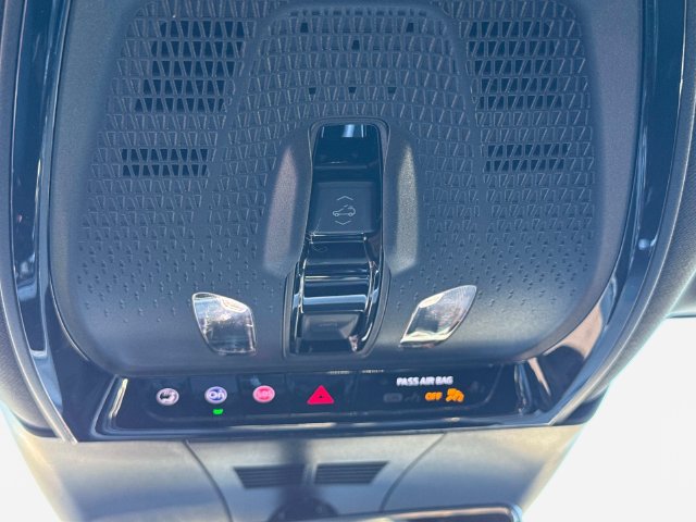 Certified 2025 Cadillac Lyriq Luxury w/ LPO, Floor Liner Package AWD/4WD image 21