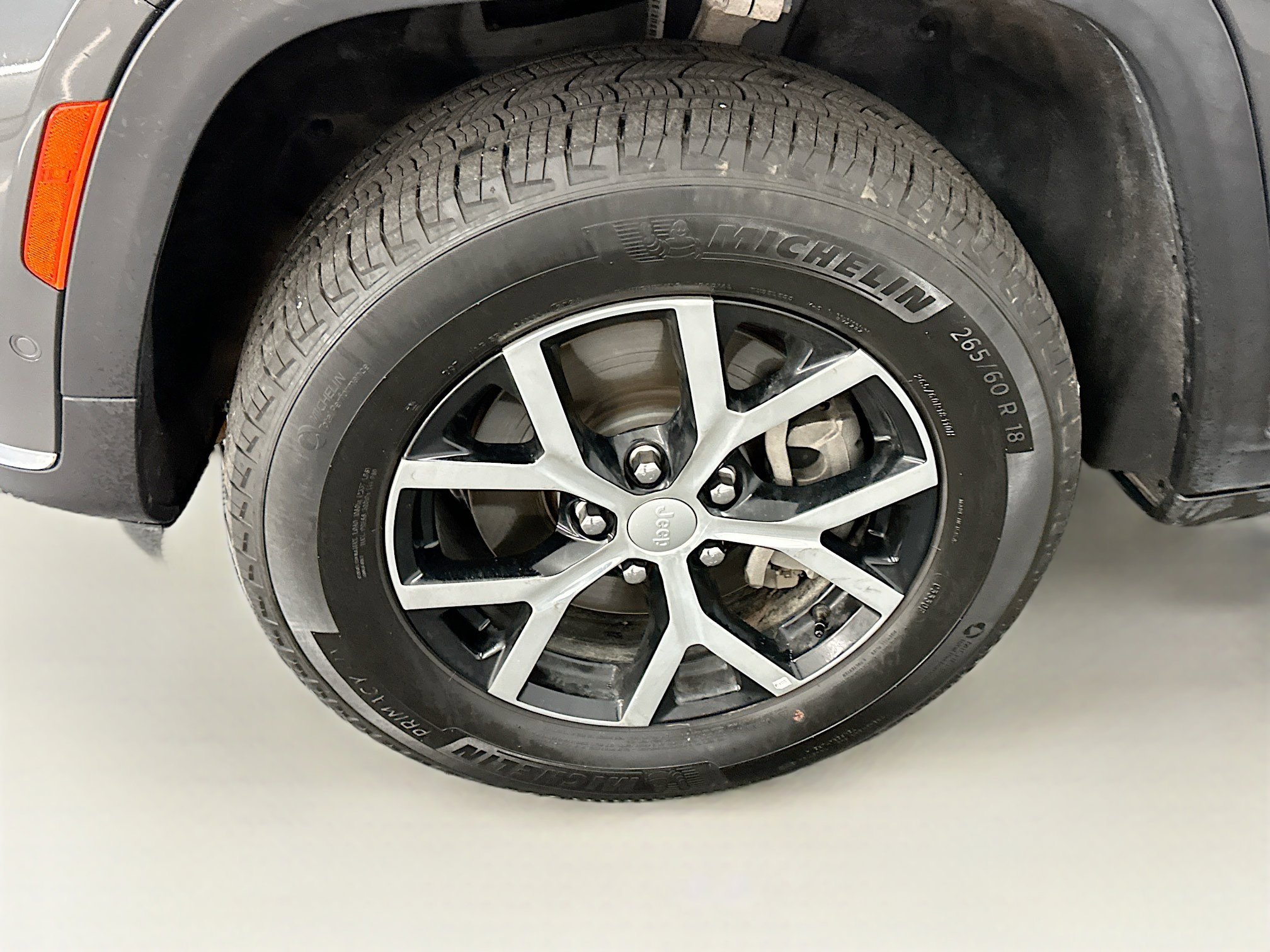 Used 2024 Jeep Grand Cherokee L Limited w/ Luxury Tech Group II image 11