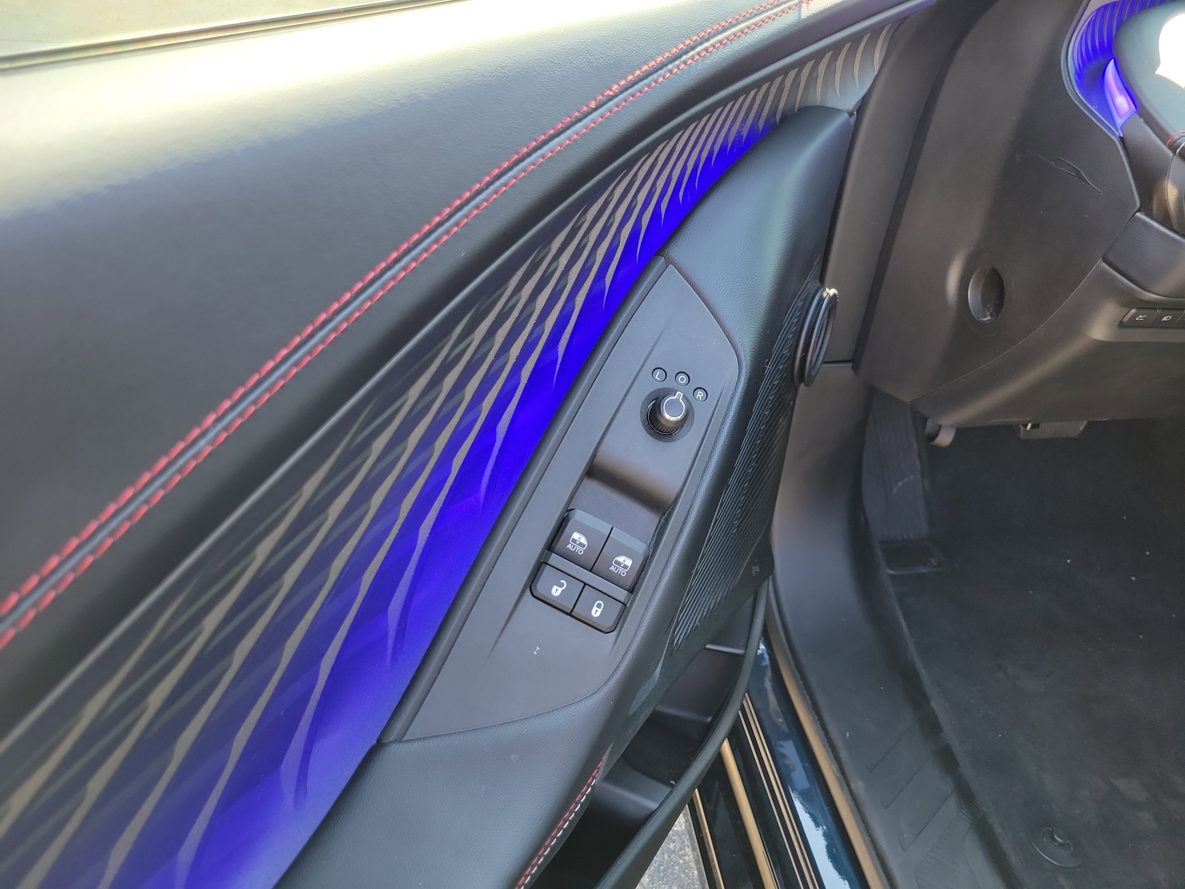 Used 2024 Dodge Charger R/T w/ Plus Group image 7