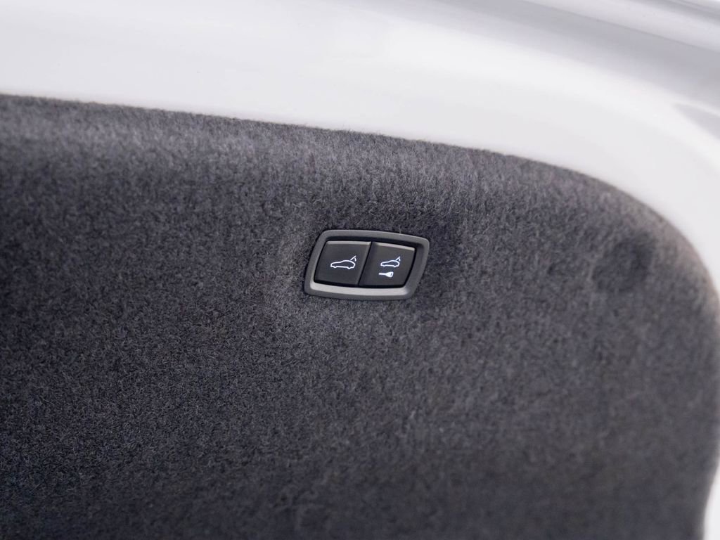 Used 2023 Porsche Taycan GTS image 33