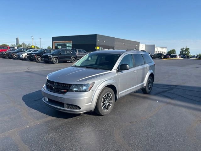 Used 2018 Dodge Journey SE w/ Blacktop Package FWD image 4
