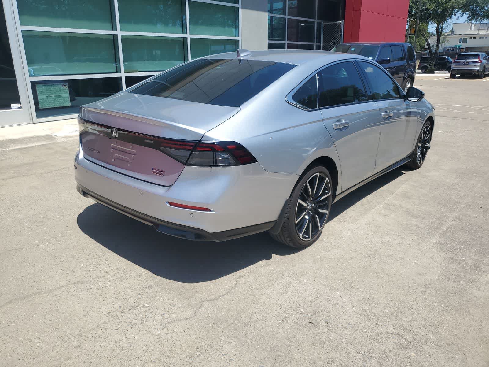 Used 2024 Honda Accord Touring image 6