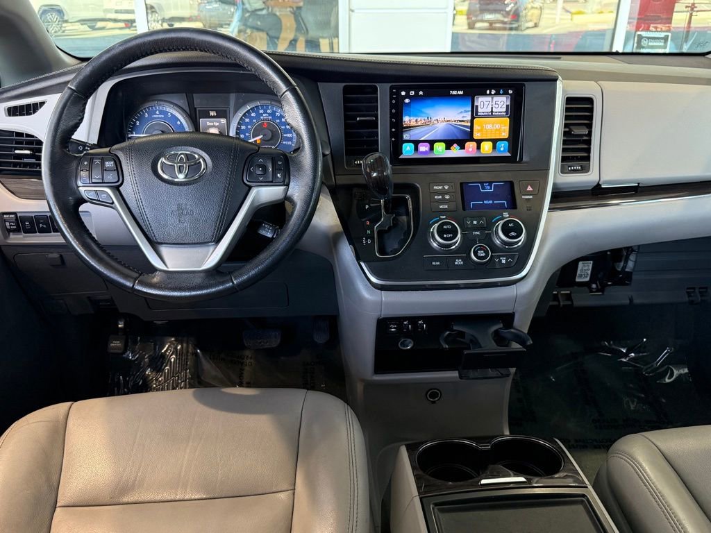 Used 2015 Toyota Sienna XLE w/ XLE Navigation Package image 32