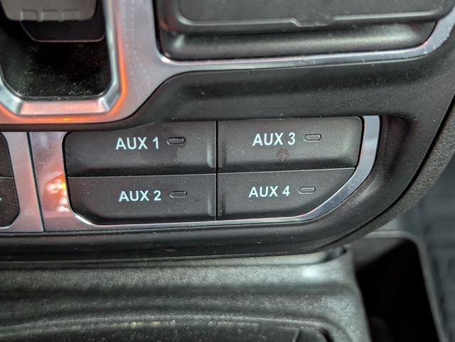 Used 2024 Jeep Gladiator Rubicon w/ Safety Group AWD/4WD image 20