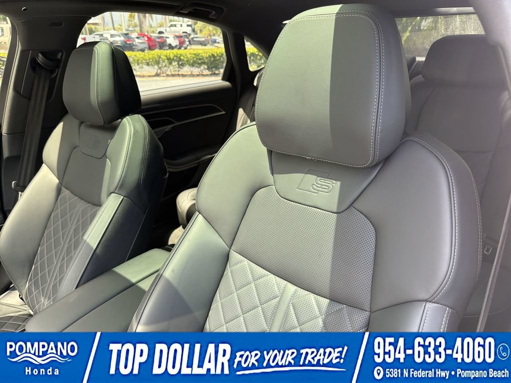 Used 2025 Audi S8 w/ Executive Package AWD/4WD image 22