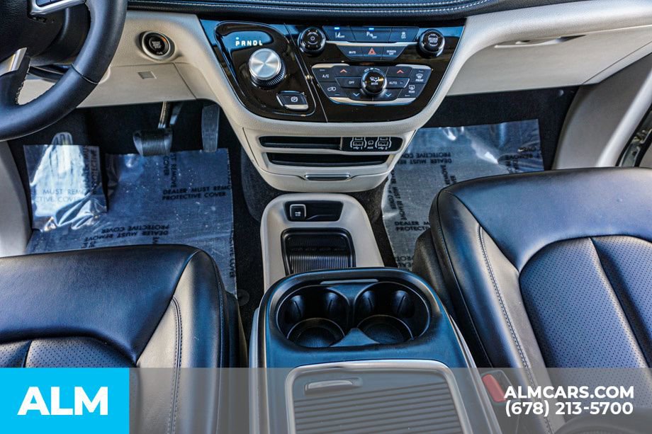 Used 2023 Chrysler Pacifica Touring-L image 47